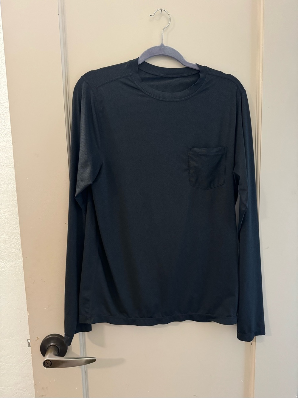 Vuori Men's Dark Grey Long Sleeve Tee